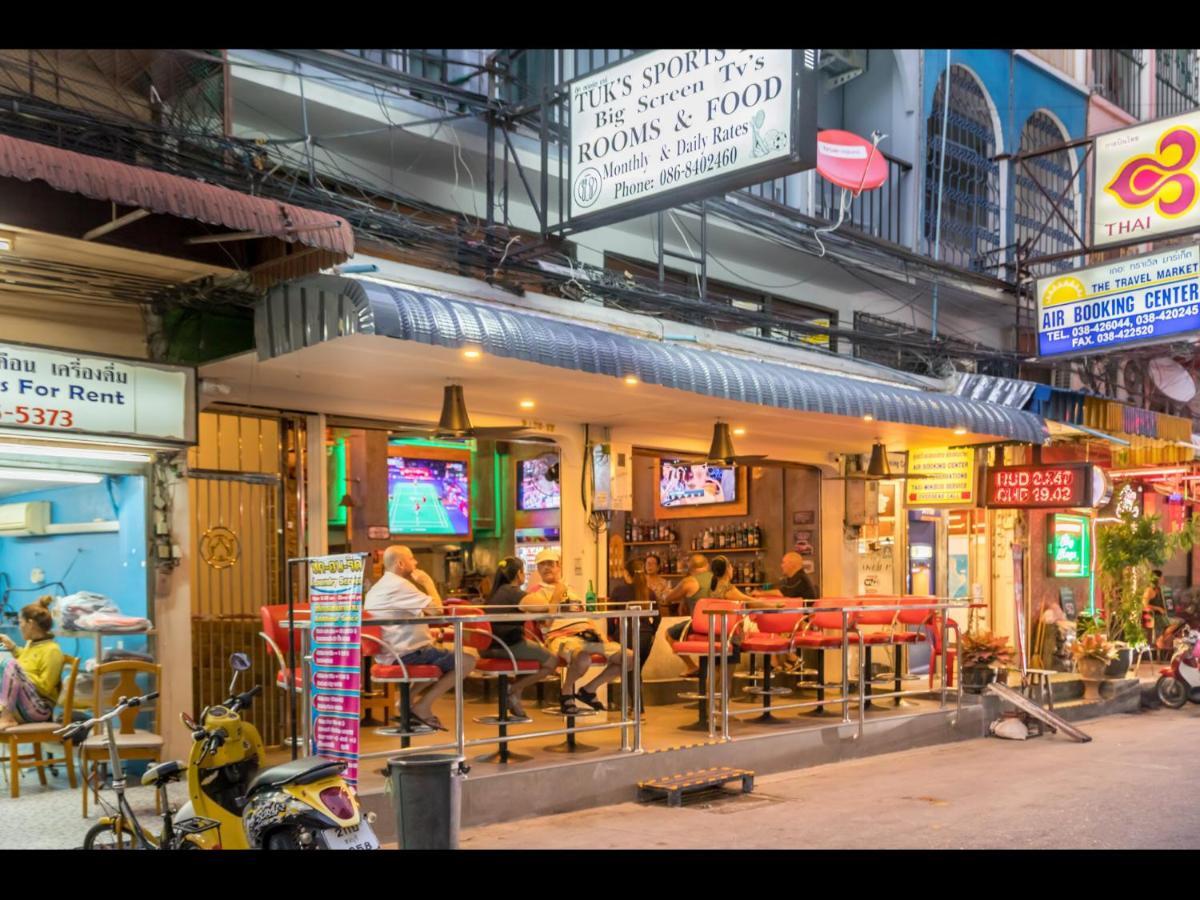 Hotel Tuk'S Sports Bar Pattaya Exterior foto